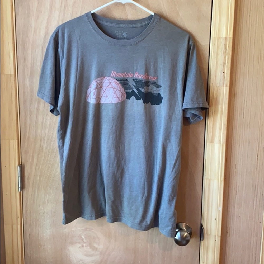 Mountain hardware shirt